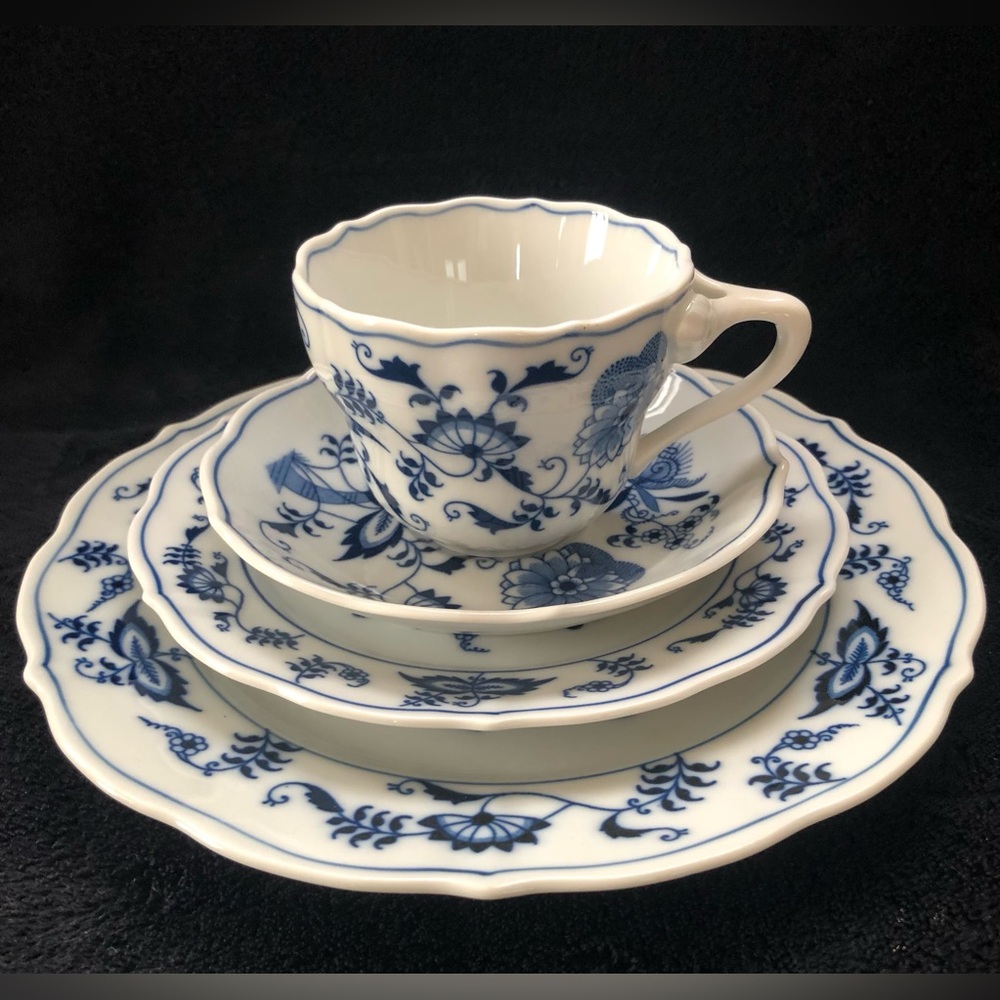 4 Pcs Set Blue Danube Blue Onion Tea Cup Saucer Appetizer Salad Lunch Plate